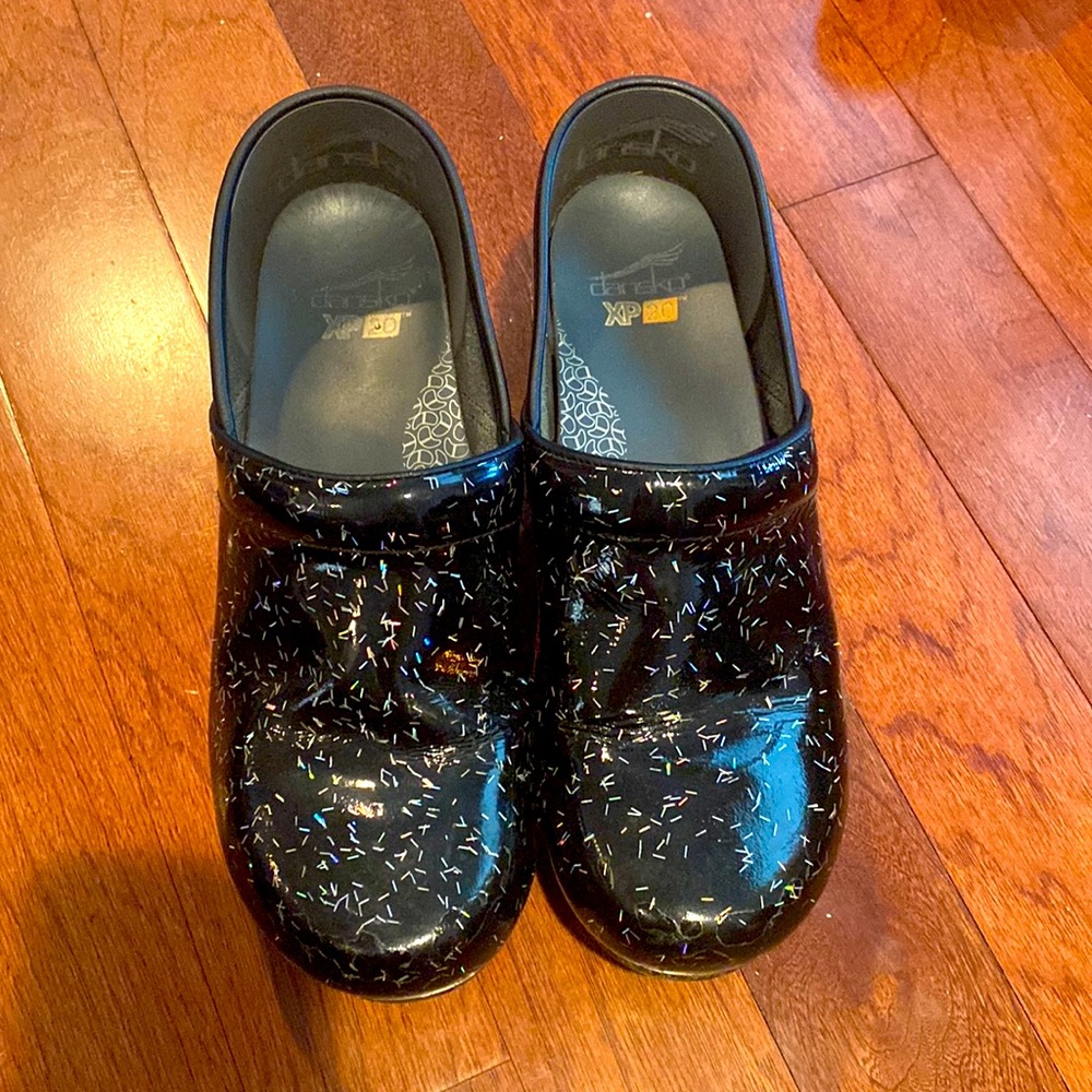 Dansko XP 20 clogs